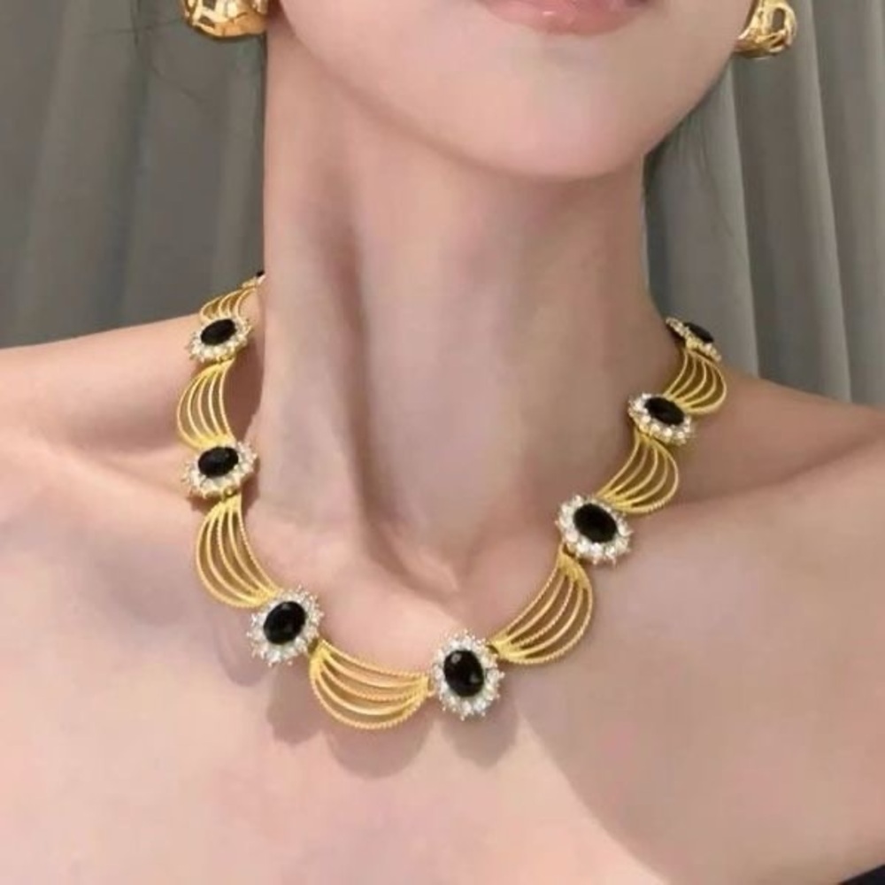 Vintage Royal Onyx-Style Statement Necklace - Gold-Tone Ribbon Pavé Collier